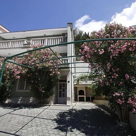 Apartment Snjezana